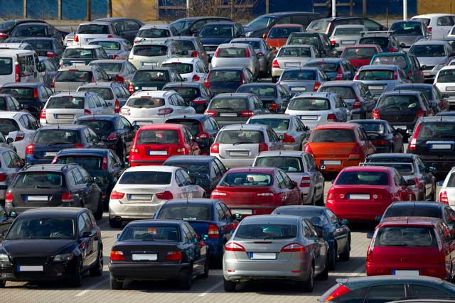 L’augmentation du taux de motorisation est double selon qu’on habite en ville ou en zone périurbaine